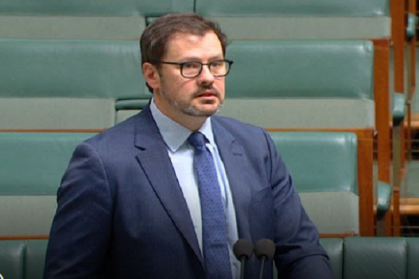 Australian MP to Boycott US Trips in Response to Trump’s Muslim Travel Ban