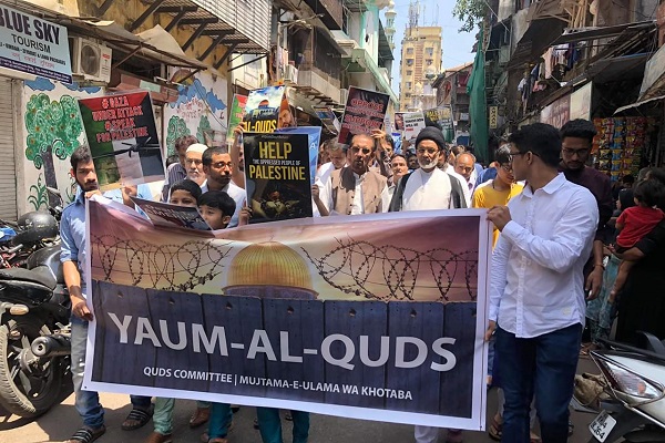भारत के मुस्लिम लोगों ने रमजान के आखिरी शुक्रवार को इस देश के कोने कोने में विश्व व्यापी क़ुद्स दिवस समारोह आयोजित करके दुनिया के अहंकारों, ग़ासिबों और उत्पीड़न के खिलाफ मार्च किया।
