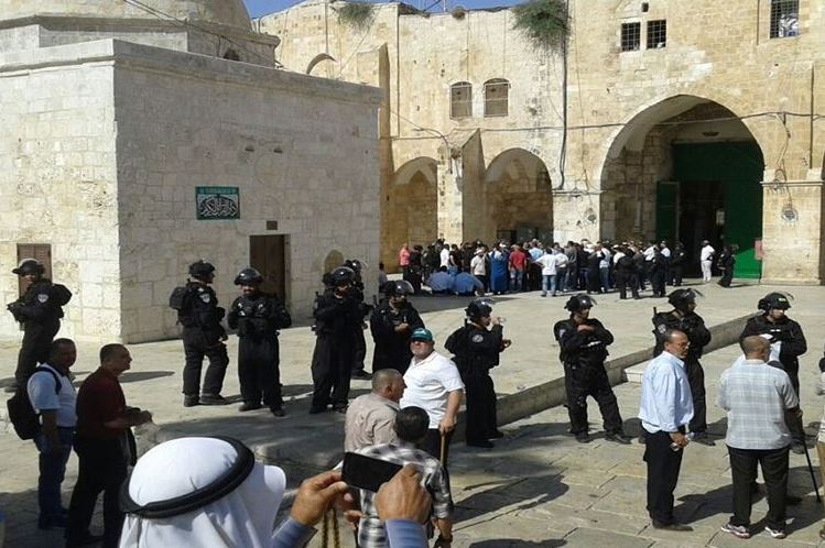 86 coloni israeliani invadono i cortili di al-Aqsa