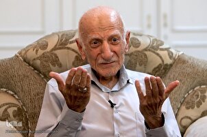 صور للمقرئ الإیراني والخادم للقرآن الراحل "الأستاذ عبد الرسول عبائي"