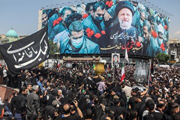 Tehranda şəhid prezidentin cənazəsi təşyi (torpağa tapşırmaq üçün yola salmaq) edilib