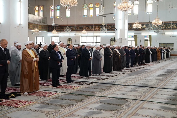 Fitr-Festgebet fand in Damaskus statt: Syriens Präsident nahm daran teil