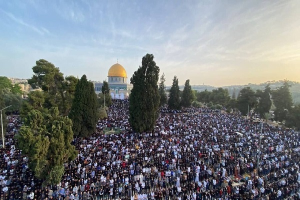 200.000 Palästinenser verrichten das Eid al-Fitr-Gebet in der Al-Aqsa-Moschee