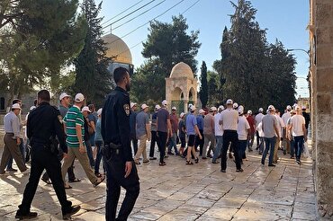 Israeli Settlers Storm Al-Aqsa amid Calls for Mass Breaks-In by Extremist Groups