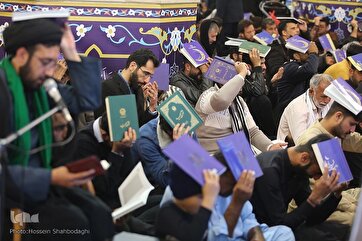 Non-Iranian Pilgrims Hold Ihya of Night of Qadr at Imam Reza Mausoleum