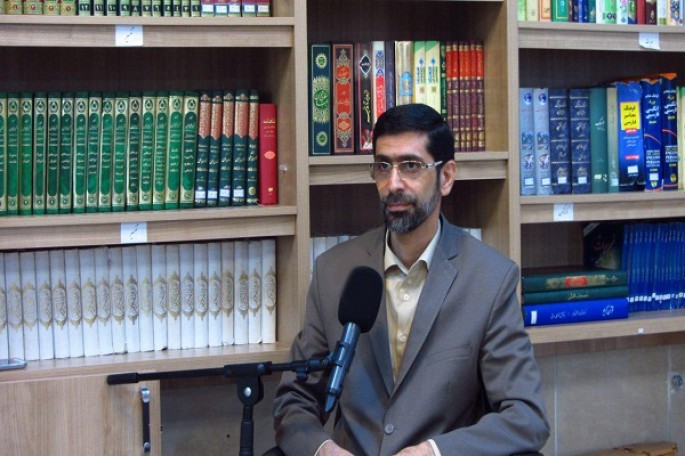 تلاوت خاشعانه با «قرآن نواختن» فاصله دارد/ قرائت با حزن به چه معناست