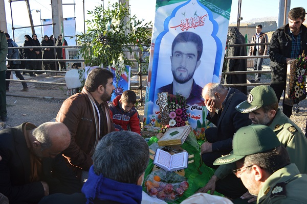 دفاع از حرم را به دانشگاه ترجیح داد دفاع از حرم را به دانشگاه ترجیح داد