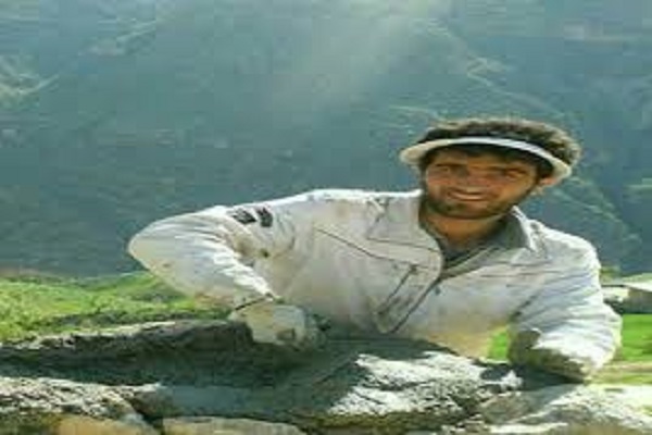 دفاع از حرم را به دانشگاه ترجیح داد دفاع از حرم را به دانشگاه ترجیح داد