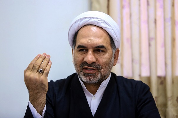 وجدان جمعی ایرانیان پشت درهای حسینیه ارشاد گزیده شد