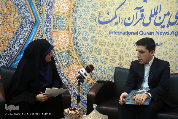 تلاوت قرآن با صوتی حزین تا آخرین لحظه عمر