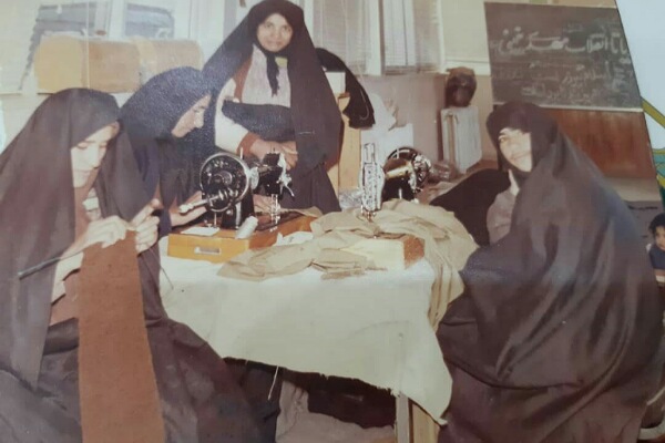 بانوان جهادگر؛ از فعالیت در کارگاه&zwnj;های همگام با جبهه تا خدمت به سنگر سلامت