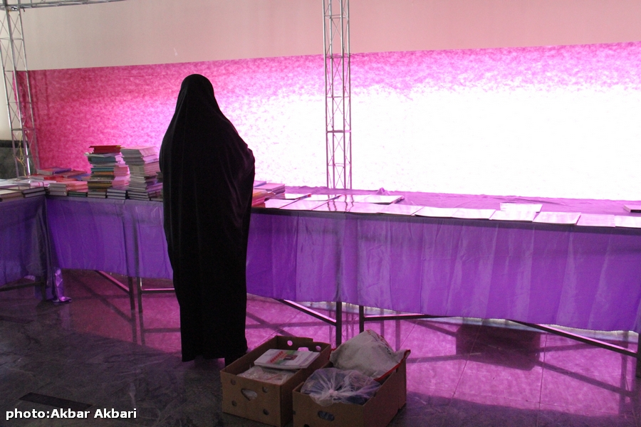 آماده&zwnj;سازی غرفه&zwnj;های نمایشگاه قرآن چهارمحال و بختیاری+عکس