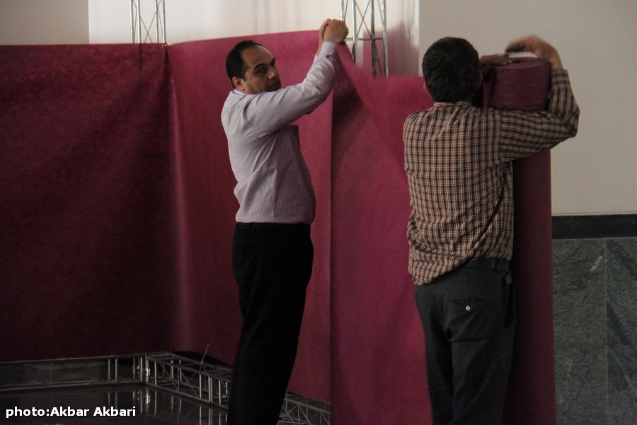 آماده&zwnj;سازی غرفه&zwnj;های نمایشگاه قرآن چهارمحال و بختیاری+عکس