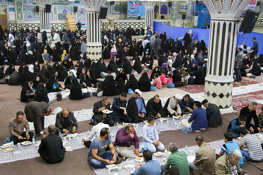 ضیافت افطاری مددجویان کمیته امداد چهارمحال و بختیاری +عکس