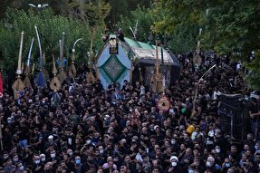 آیین نخل‌گردانی در شاهرود برگزار شد