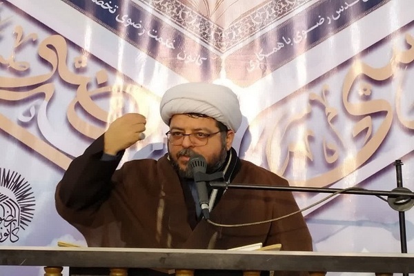 «حق انتخاب»؛ امتیاز منحصر به فرد انسان نسبت به سایر موجودات