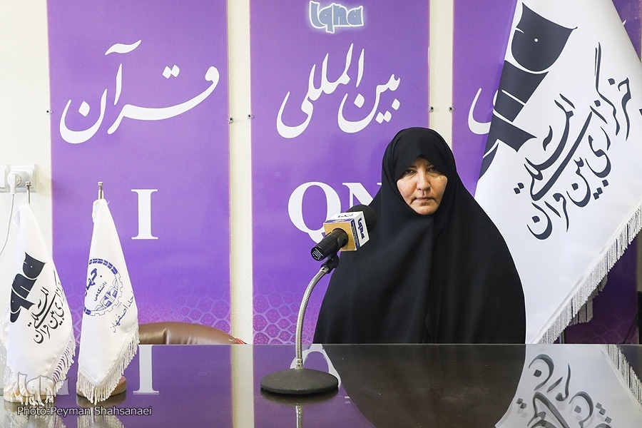 فرخنده کریم زاده
