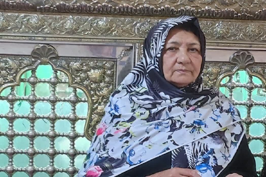 فلک ناز پرویزی فلک ناز پرویزی