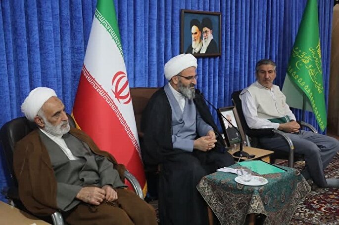 کانون‌های خدمت رضوی حلقه وصل مردم و معصومین(ع) باشند