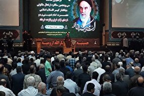 امام خمینی(ره) به نظریه ولایت فقیه جامه عمل پوشاند