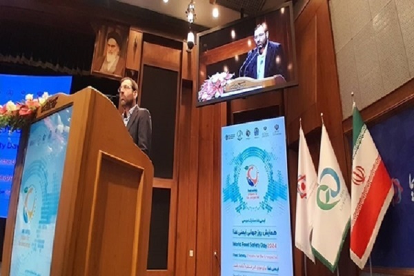 نمک‌های رنگی و سنتی آلوده به فلزات سنگین هستند