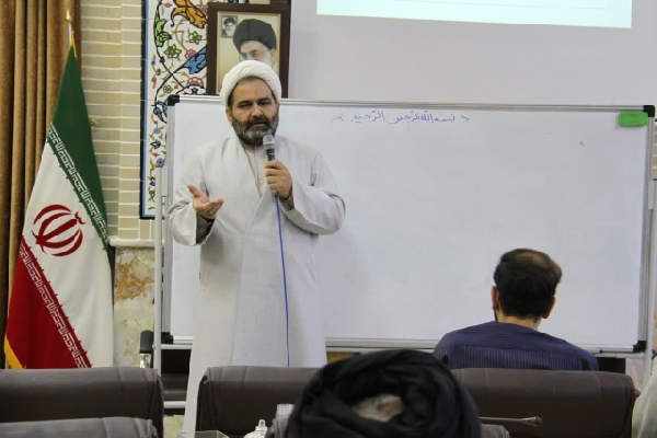 علی درستکار،  مدیر آموزش مرکز تحقیقات دبیرخانه مجلس خبرگان رهبری علی درستکار،  مدیر آموزش مرکز تحقیقات دبیرخانه مجلس خبرگان رهبری