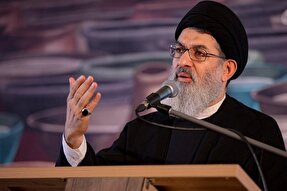 ایام محرم را منحصر به عزاداری نکنیم