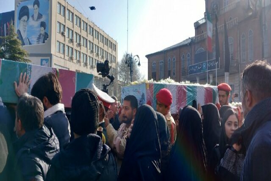 تشییع شهدای گمنام تشییع شهدای گمنام