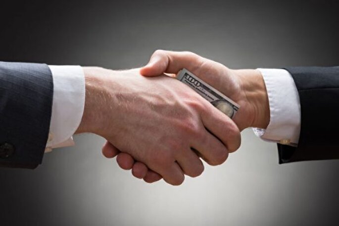 رشوه و آسیب‌هایی که بر جای می‌گذارد