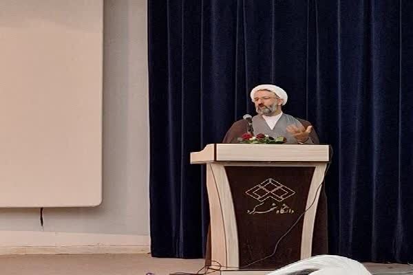 حجتالاسلام عباسی در آیین معارفه مسئول نهاد رهبری در دانشگاه شهرکرد حجتالاسلام عباسی در آیین معارفه مسئول نهاد رهبری در دانشگاه شهرکرد