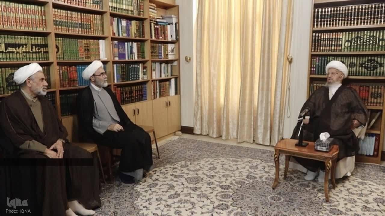 رئیس شورای هماهنگی تبلیغات کشور با مراجع و علمای قم دیدار کرد