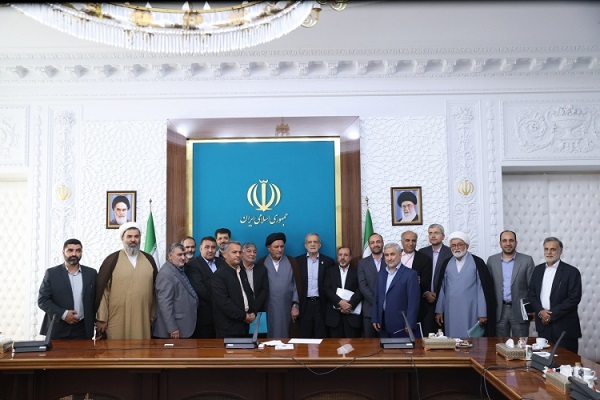 انتقاد پزشکیان از مخالفت با اصلاح و کوچک کردن نظام اداری