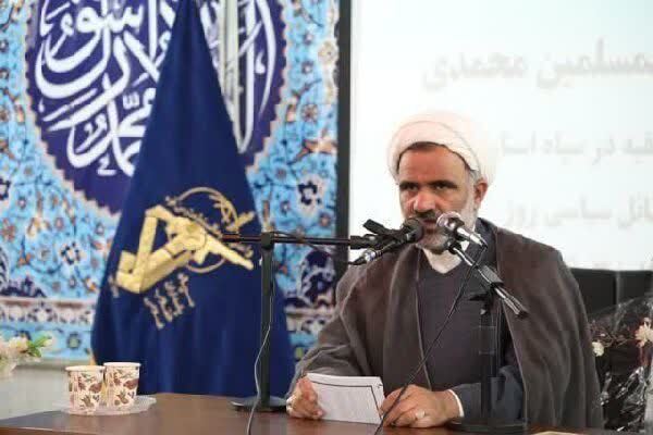 حجت الاسلام محمدی مسئول نمایندگی ولی فقیه در سپاه در جشن میلاد حضرت زهرا