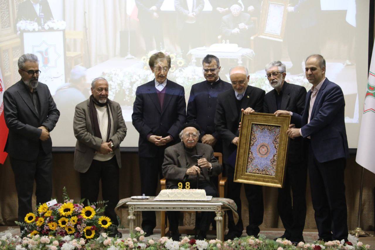 مراسم بزرگداشت استاد فتح‌الله مجتبائی در بنیاد ایران‌شناسی برگزار شد