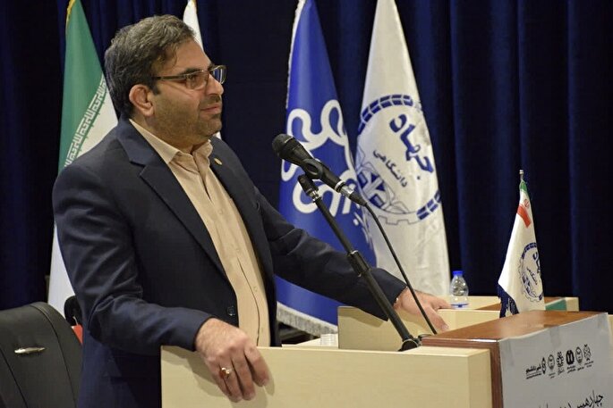 مناظره مسیر پرورش خرد جمعی و گفت‌وگوی سازنده است