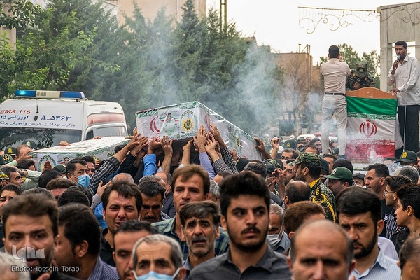 پیکر شهدای فراجا در شهرکرد تشییع