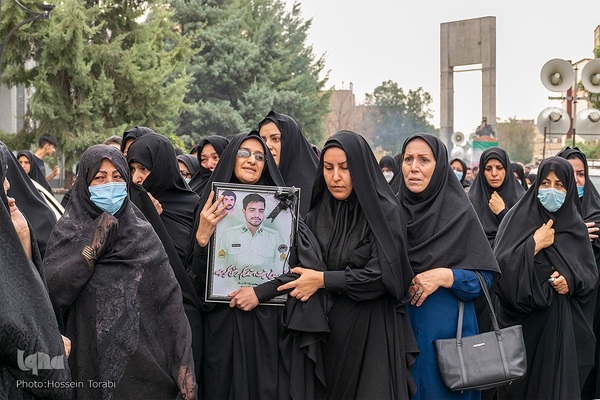 پیکر شهدای فراجا در شهرکرد تشییع