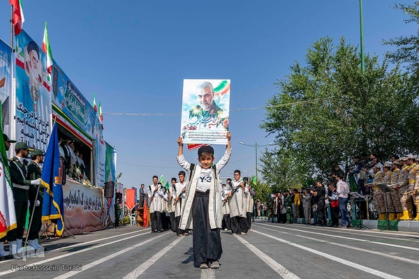 مراسم رژه نیروهای مسلح در شهرکرد