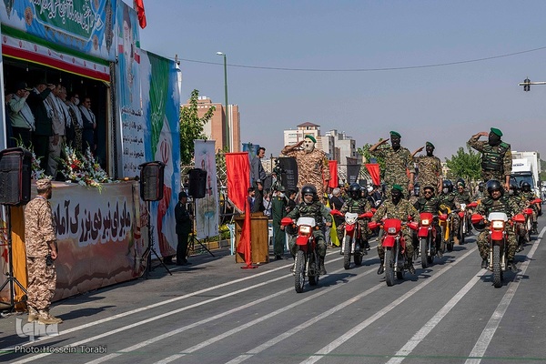 مراسم رژه نیروهای مسلح در شهرکرد