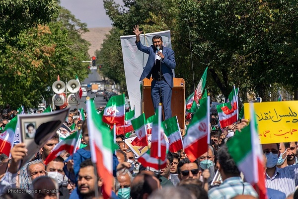 راهپیمایی مردم شهرکرد در محکومیت اغتشاشات اخیر