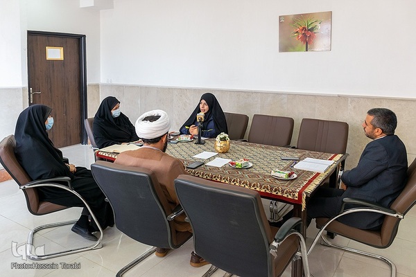 میزگرد بررسی فعالیت‌های قرآنی دانشگاه‌های چهارمحال‌وبختیاری