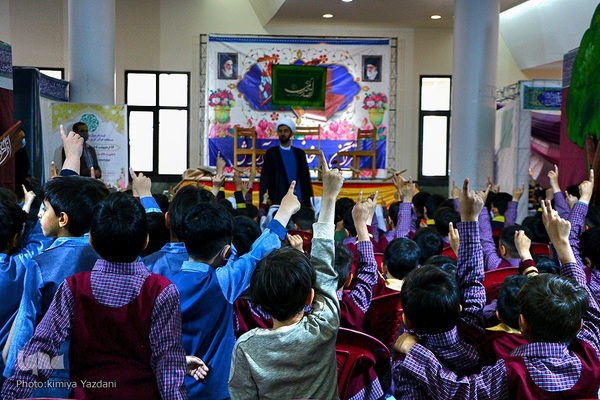 استقبال دهه نودی‌ها از نمایشگاه قرآن چهارمحال وبختیاری