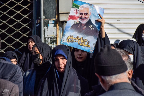 تشییع باشکوه ۸ شهید گمنام در شهرکرد