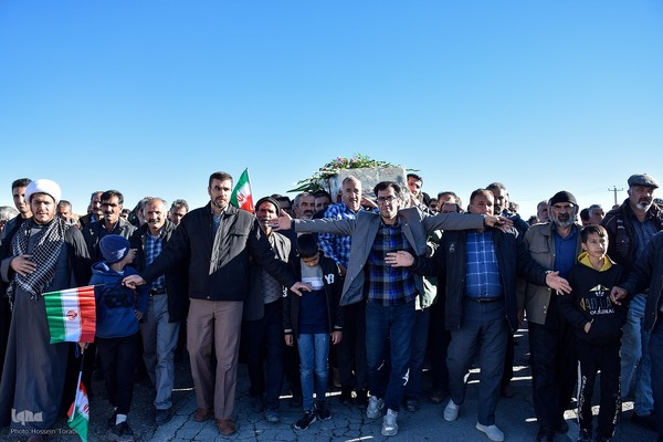 تشییع باشکوه ۸ شهید گمنام در شهرکرد