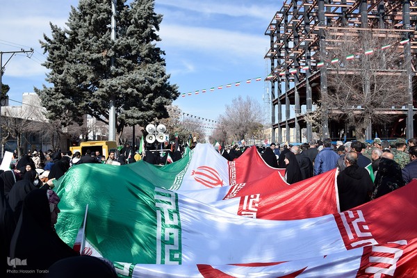 راهپیمایی بزرگ و با صلابت مردم شهرکرد در ۲۲ بهمن