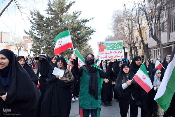 راهپیمایی بزرگ و با صلابت مردم شهرکرد در ۲۲ بهمن
