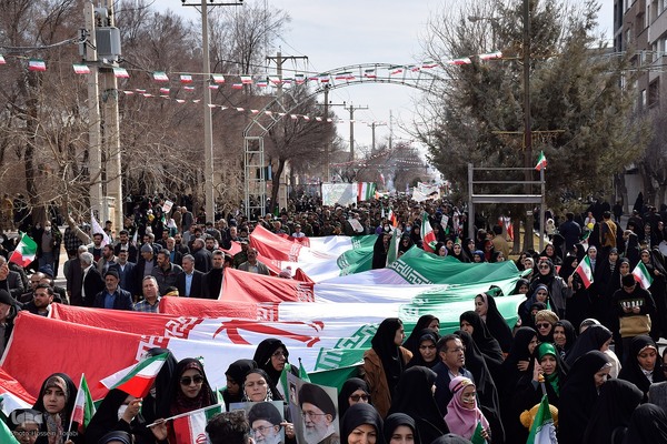 راهپیمایی بزرگ و با صلابت مردم شهرکرد در ۲۲ بهمن