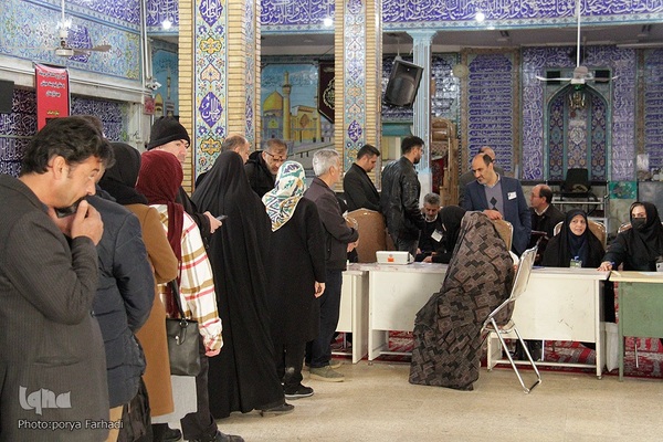 حضور بی نظیر مردم چهارمحال و بختیاری پای صندوق‌های رای