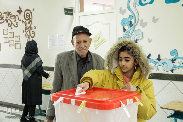 حضور بی نظیر مردم چهارمحال و بختیاری پای صندوق‌های رای