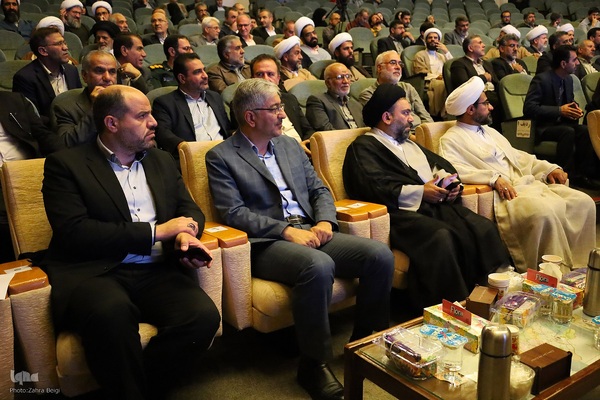 گزارش تصویری آیین تکریم و معارفه نماینده ولی فقیه در چهارمحال و بختیاری‎